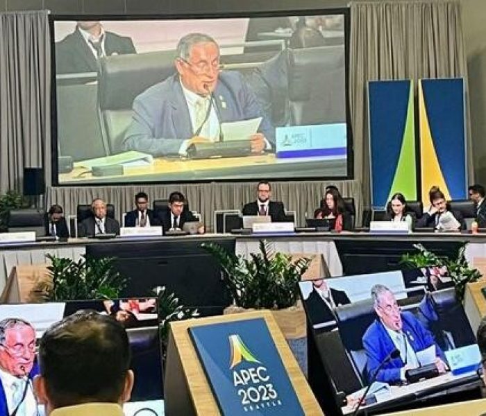 Ministro Oscar Vera participa en reunión de Ministros de Energía del Foro APEC en EE.UU.