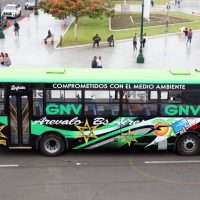 Empresas de transporte tendrán facilidades para comprar buses eléctricos o a gas con nuevo PRR