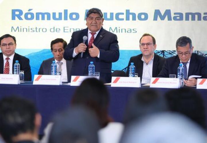 Construcción de tres proyectos de transmisión permitirán integrar más energías renovables