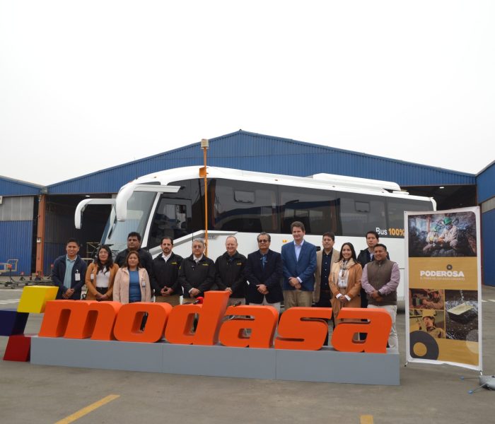 Poderosa recibe primer bus eléctrico para transporte de personal entregado por Modasa