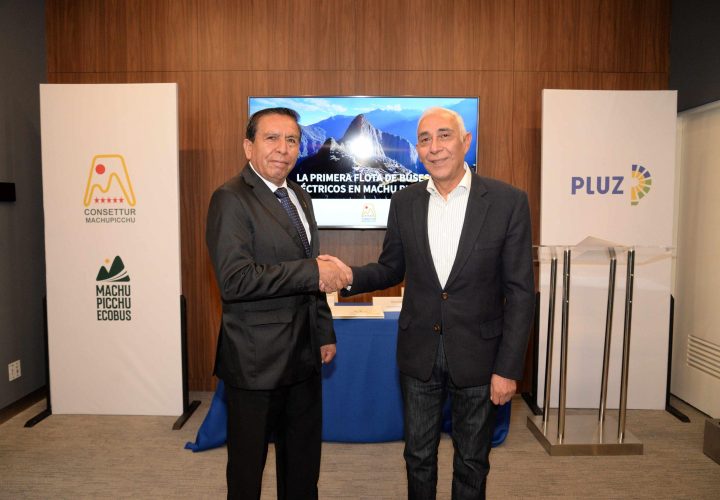 Dos buses eléctricos se incorporan al transporte turístico de Machu Picchu tras firma de convenio