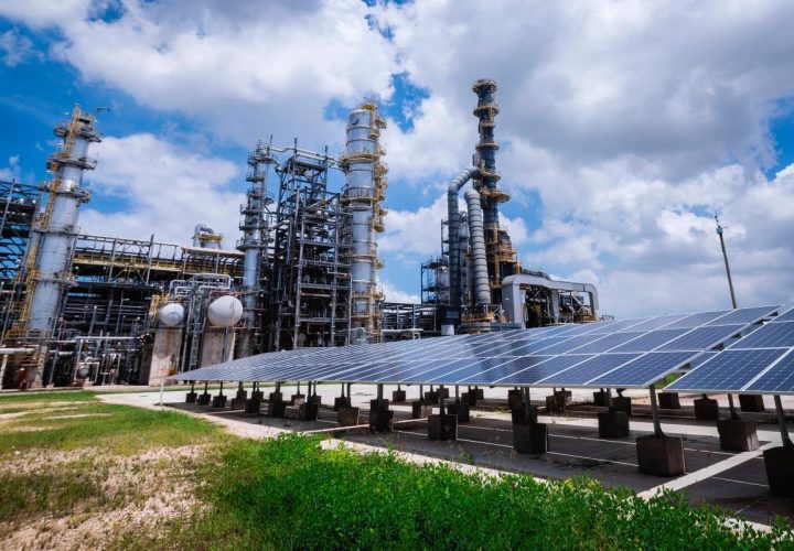 En plena transición energética, sector petrolero descarboniza sus operaciones e incorpora renovables y hidrógeno