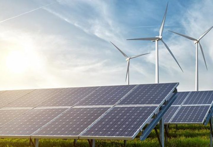 India avanza en las energías renovables creciendo un 15,84 % en 2024