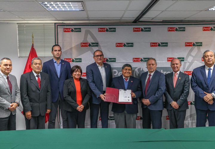 Perupetro y Oil and Gas suscriben contrato de licencia temporal del Lote 8 por cuatro años
