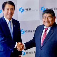 Posible alianza entre Perú y Japón para impulsar las energías renovables y la electromovilidad