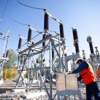 ProInversión adjudicó 21 proyectos eléctricos por USD 2,200 millones en 24 meses