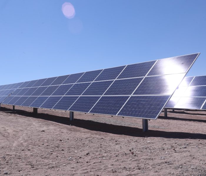Producción eléctrica nacional con energías renovables representó el 8.1% del total en abril