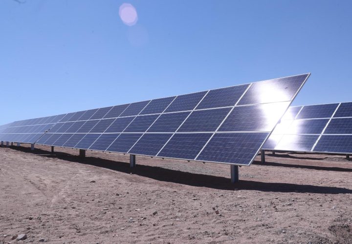 Producción eléctrica nacional con energías renovables representó el 8.1% del total en abril