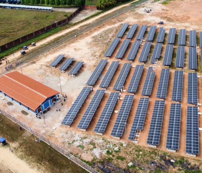 Supervisan los avances de la construcción de la Central Solar Fotovoltaica de Masisea