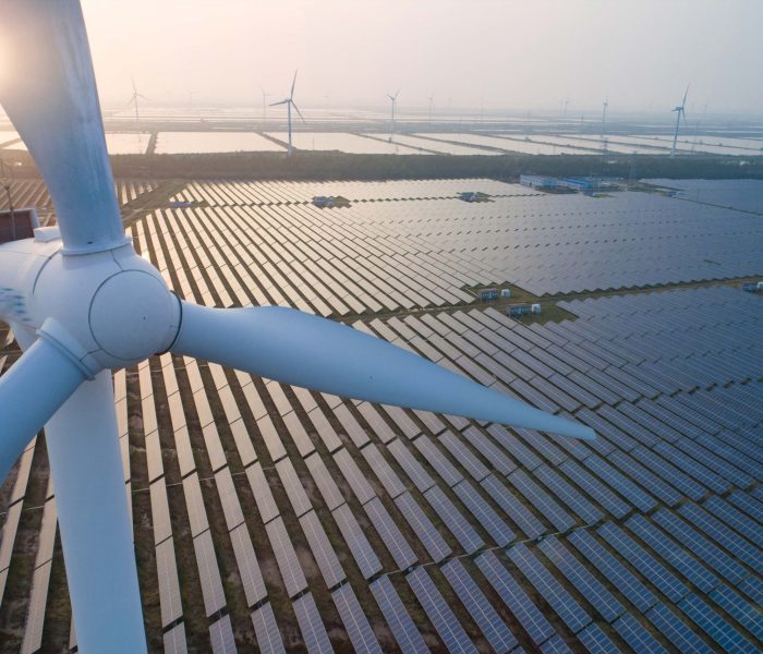 39% de profesionales eléctricos aducen que la poca claridad normativa y falta de subvención frenan transición energética