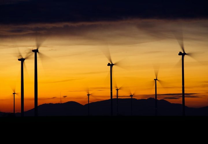 wind-turbines-2991696_1280